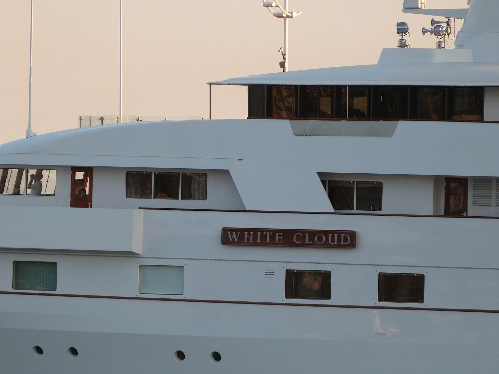 Superyachtfan Superyacht White Cloud owned by Graig McCaw
