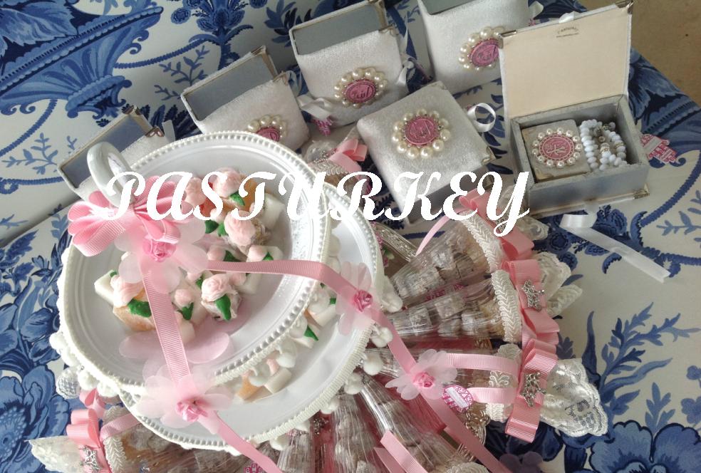 PASTURKEY KIZ BEBEK 40 MEVLÜT HEDİYELİKLERİ