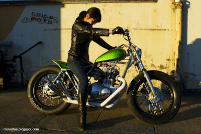 motos-mujeres-bobber-custom-wallpaper