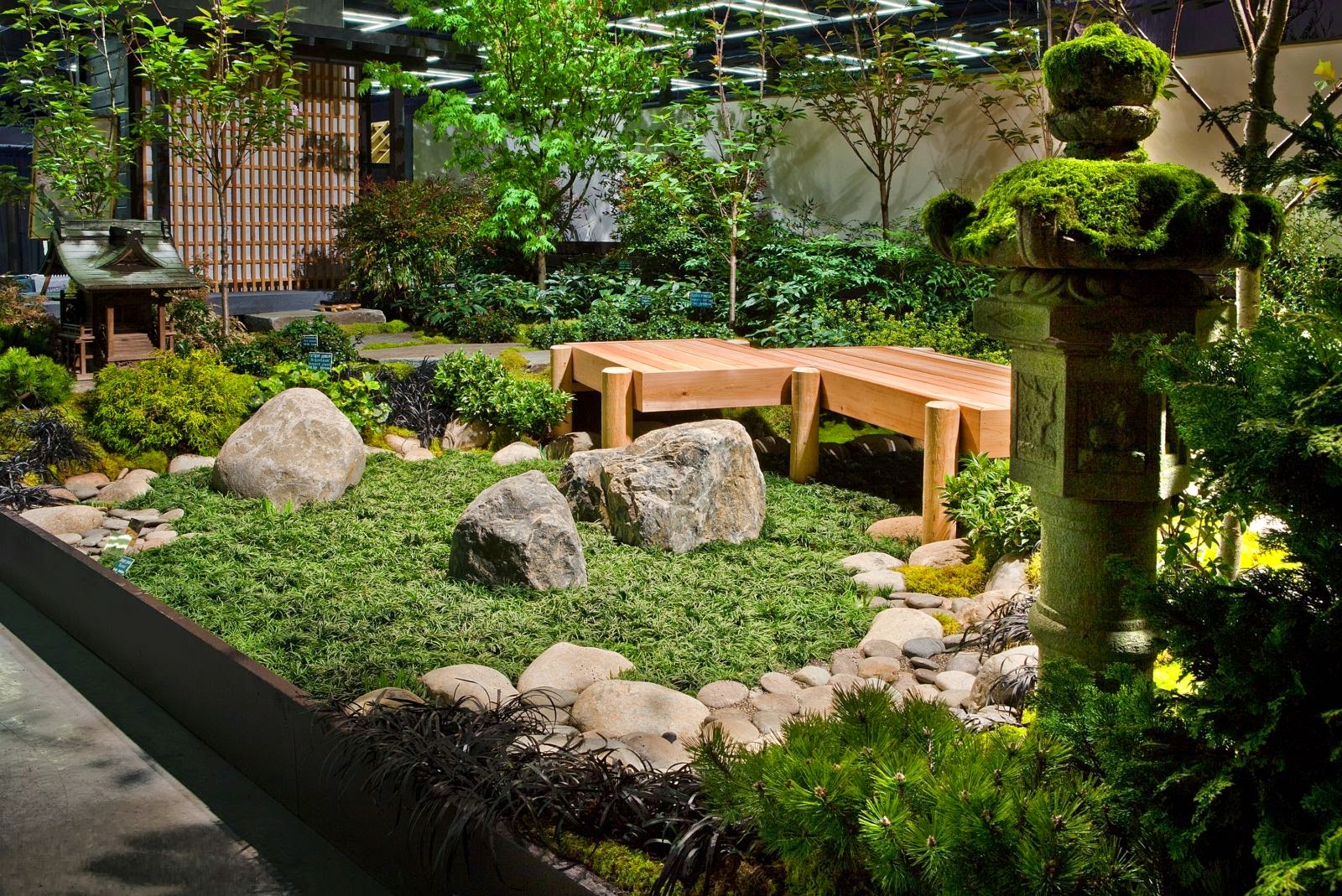Japanese style garden in the house an attractive