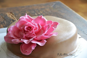 Rose cake