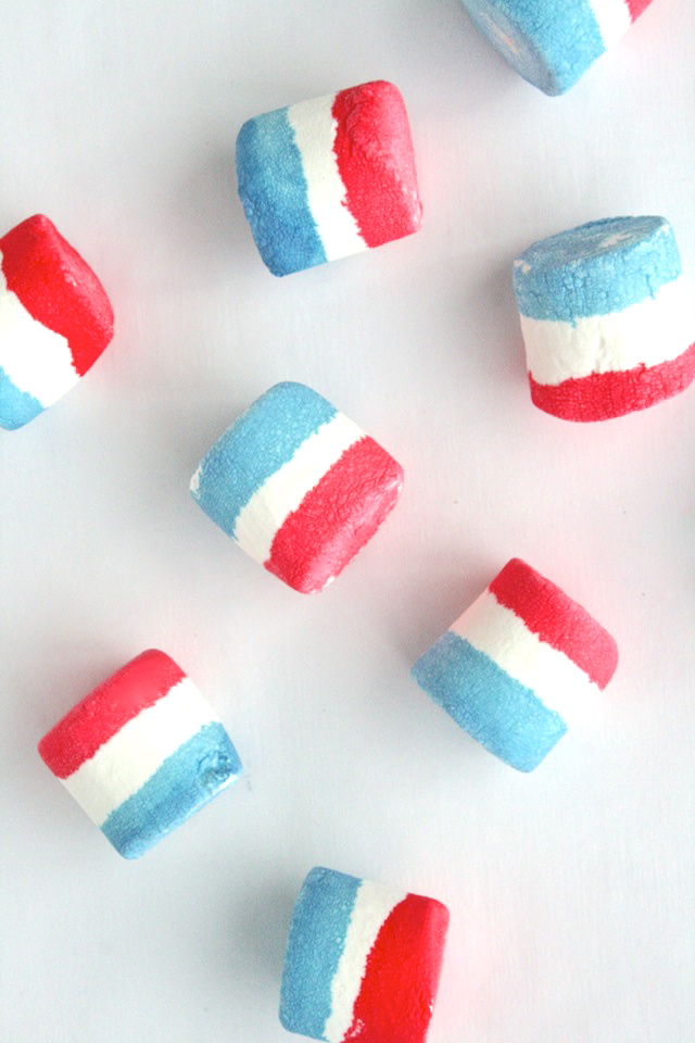 Easy DipDyed Red, White & Blue Marshmallows! / Hey, EEP!