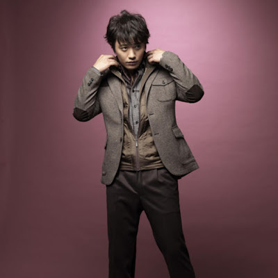 Hombre casual y elegante a la vez hombres