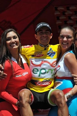How does a rider from a mountainous country like Colombia know when his weight is optimal for racing at a high level? If the podium girls can pick him up, that's certainly a start, as shown by Baez in Guatemala.