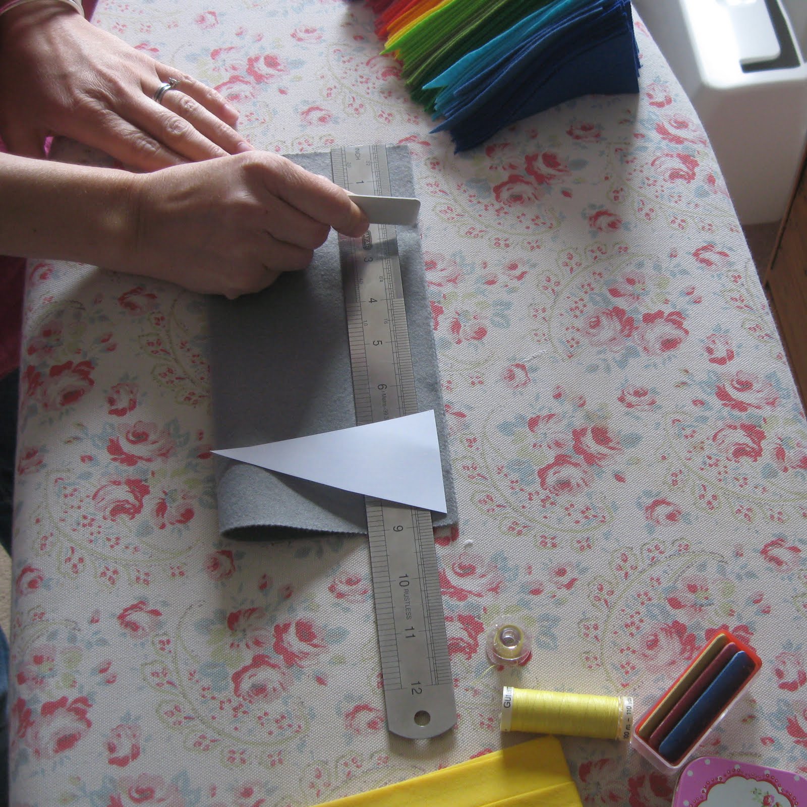 a pip and a peach Mini Bunting