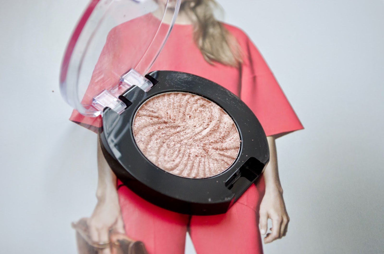 NEW! MAYBELLINE COLOR SHOW MONO SHADOWS Creepers and Cupcakes