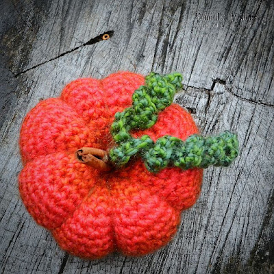 Crochet pumpkin - free pattern by VendulkaM