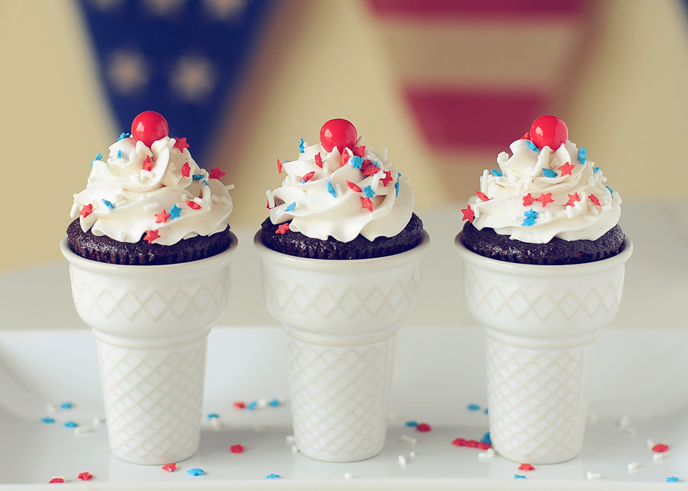 Maddie Cakes patriotic ice cream cone cupcakes!