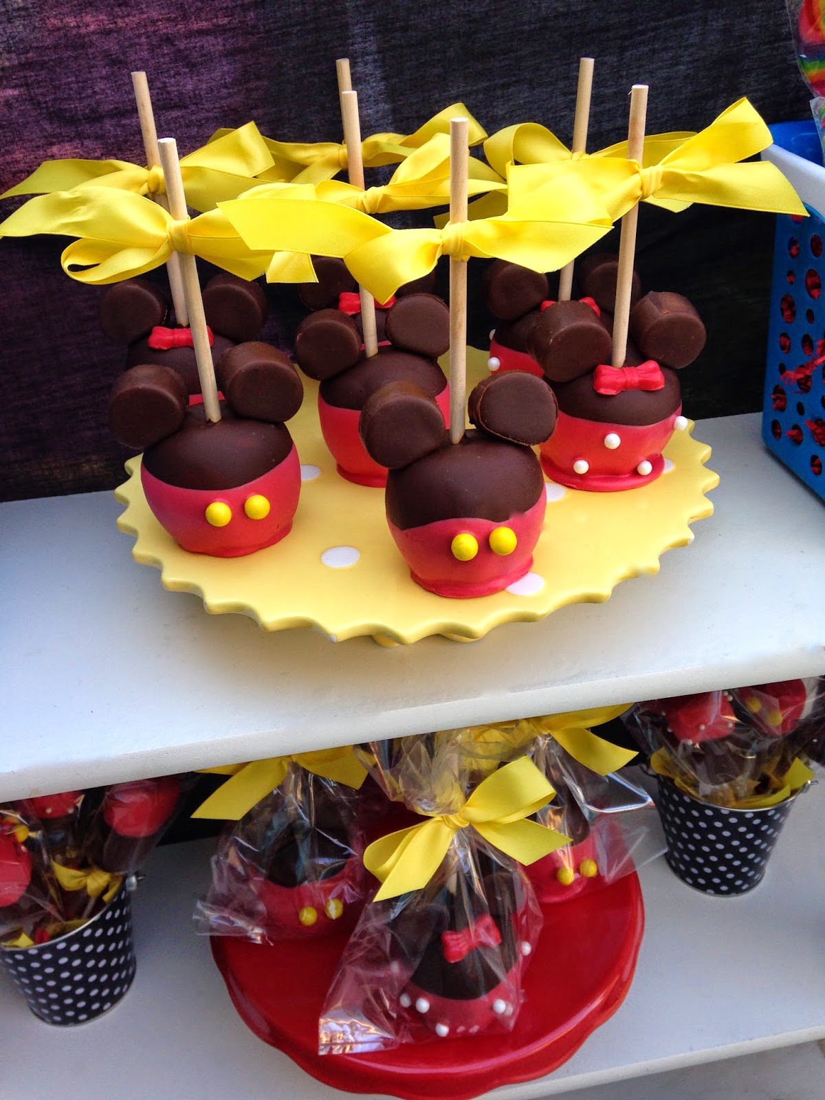 LAURA'S little PARTY: Disney themed Grad party!