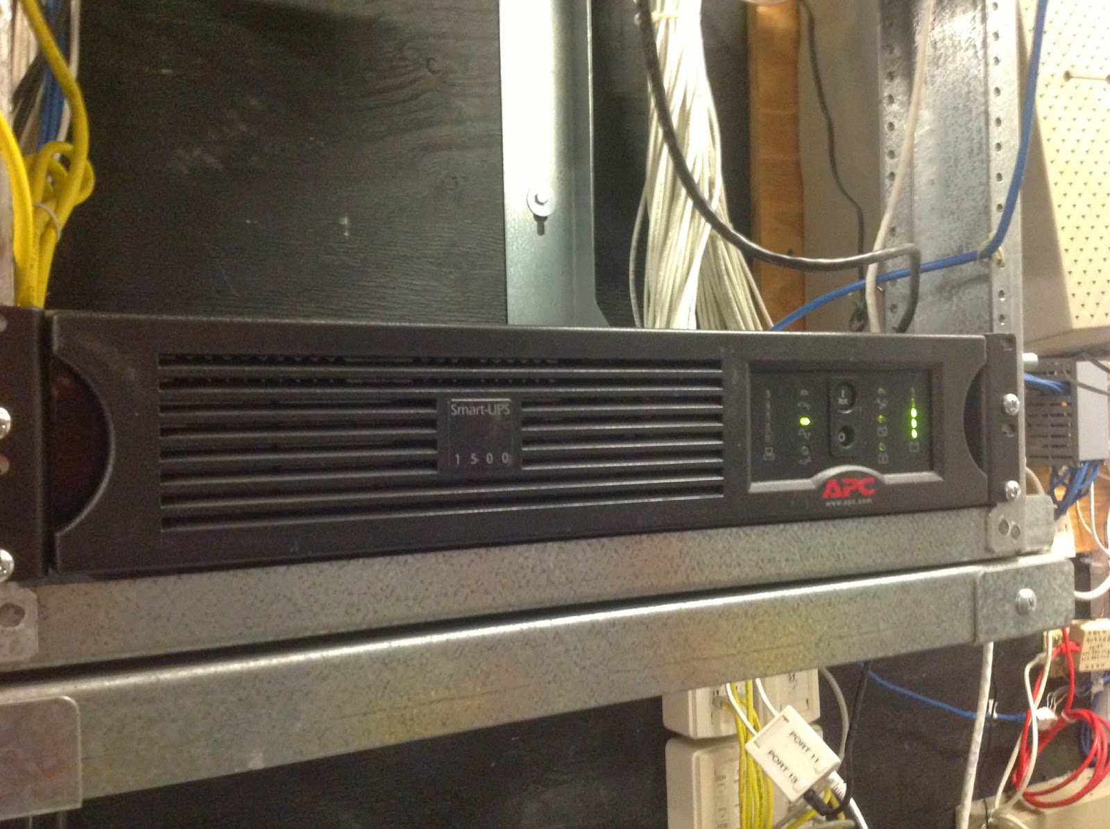 Network Advisor changing batteries in APC SmartUPS 1500 Rackmount