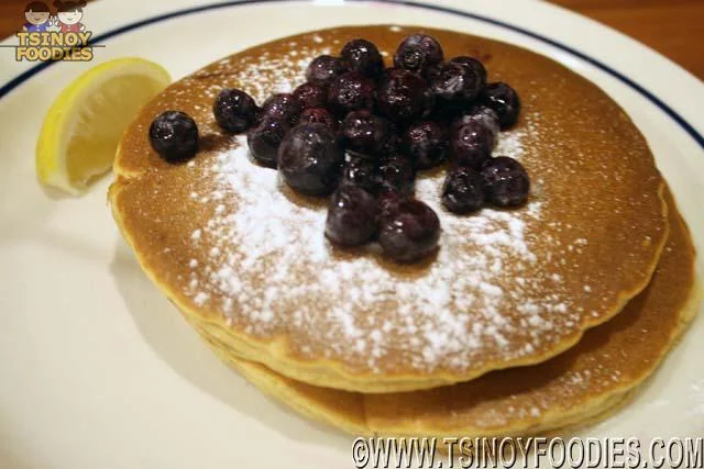 wholewheat pancakes blueberries