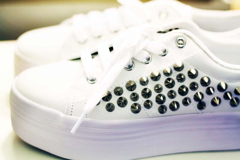 superga bianche borchie