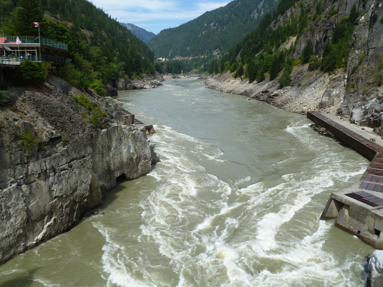 Canyon du fleuve Fraser Quatres amis en cavale au Canada