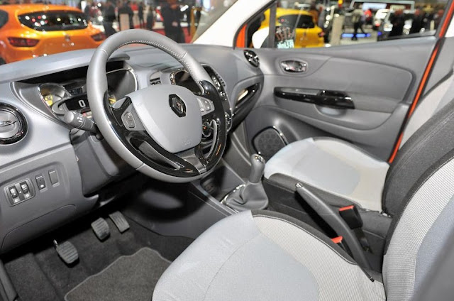 Renault+Captur+inside.jpg