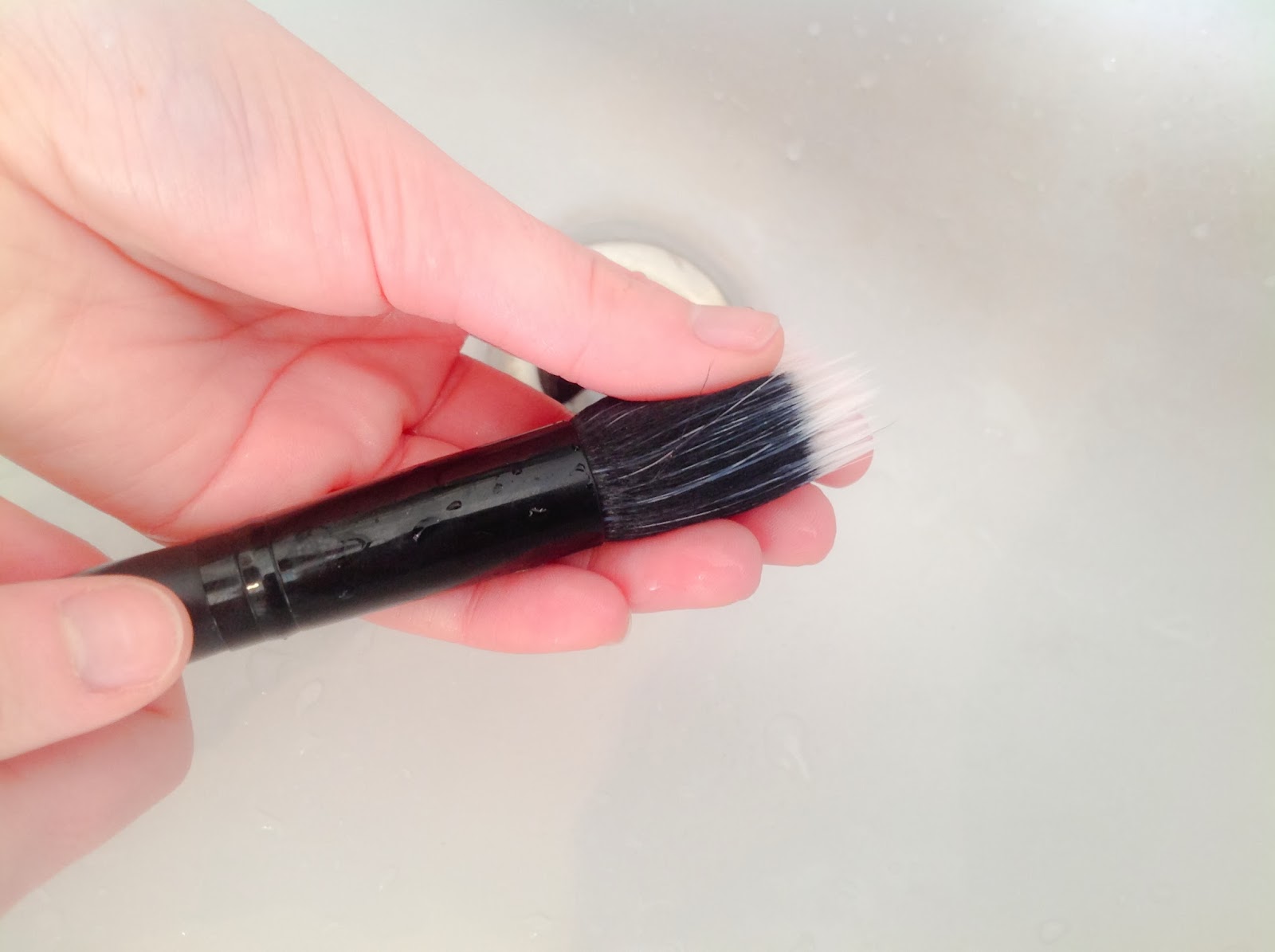 daniela scribbles • Brush cleaning // Dr Bronner's Liquid Soap