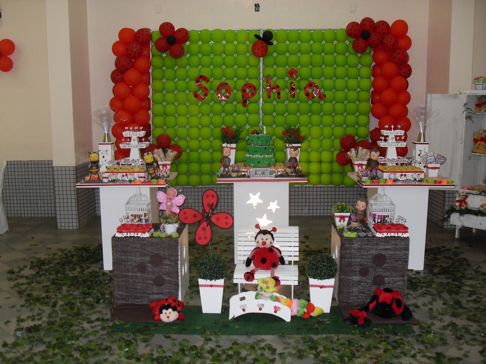 decoracao de festa infantil jardim das joaninhas:Personalizamos a Decoração especialmente para o 1º aninho da SOFIA. decoracao de festa infantil jardim das joaninhas:Personalizamos a Decoração especialmente para o 1º aninho da SOFIA.