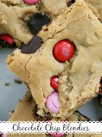 http://www.wonderfullymadebyleslie.com/2015/01/valentines-blondies_24.html