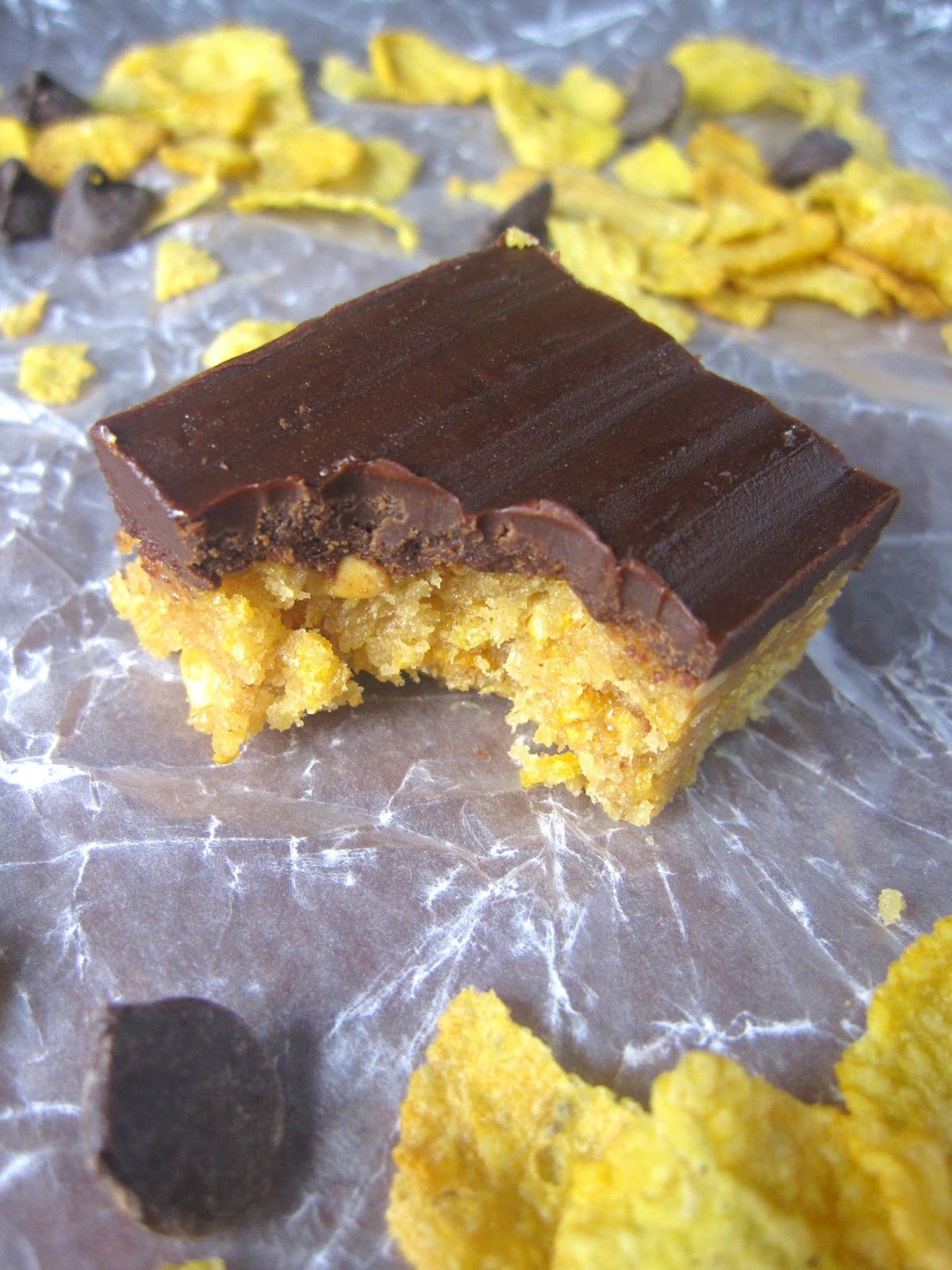 No Bake Chocolate, Peanut Butter and Corn Flakes Bars