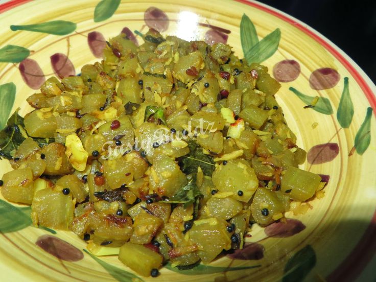 TastyBuddz Bottle Gourd Fry / Churakka Thoran / Lauki Subzi (Kerala Style)