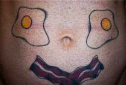 tatuaje de huevos con tocino
