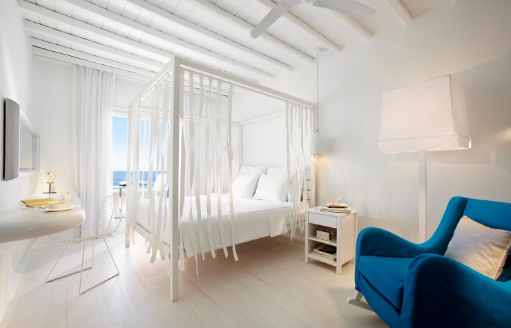Elegant Summer Vacation in Splendid Cavo Tagoo Resort, Hellas (Greece)