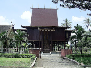 Download this Rumah Banjar Tradisional Kalimantan Selatan picture