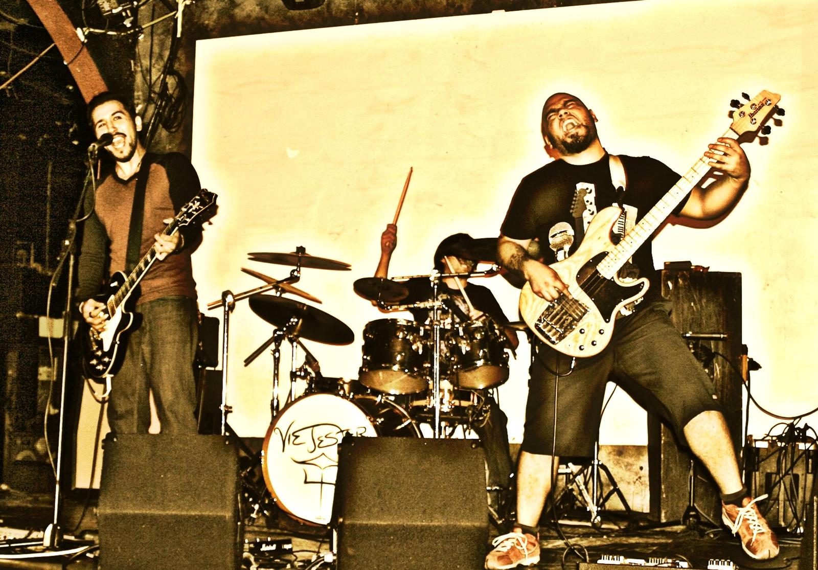 Cardinal Reggilieu Concert Review Vie Jester The Copper Door