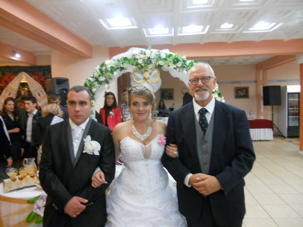 Warren's Moldovan Way A Moldovan Nuntă A Wedding Party