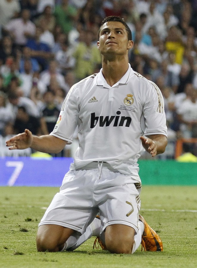 Real Madrid Vs FC Barcelona - Supercup 2011 (1) | FotoBolaCom