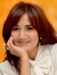 Profil dan Biodata Lengkap Nini Carlina