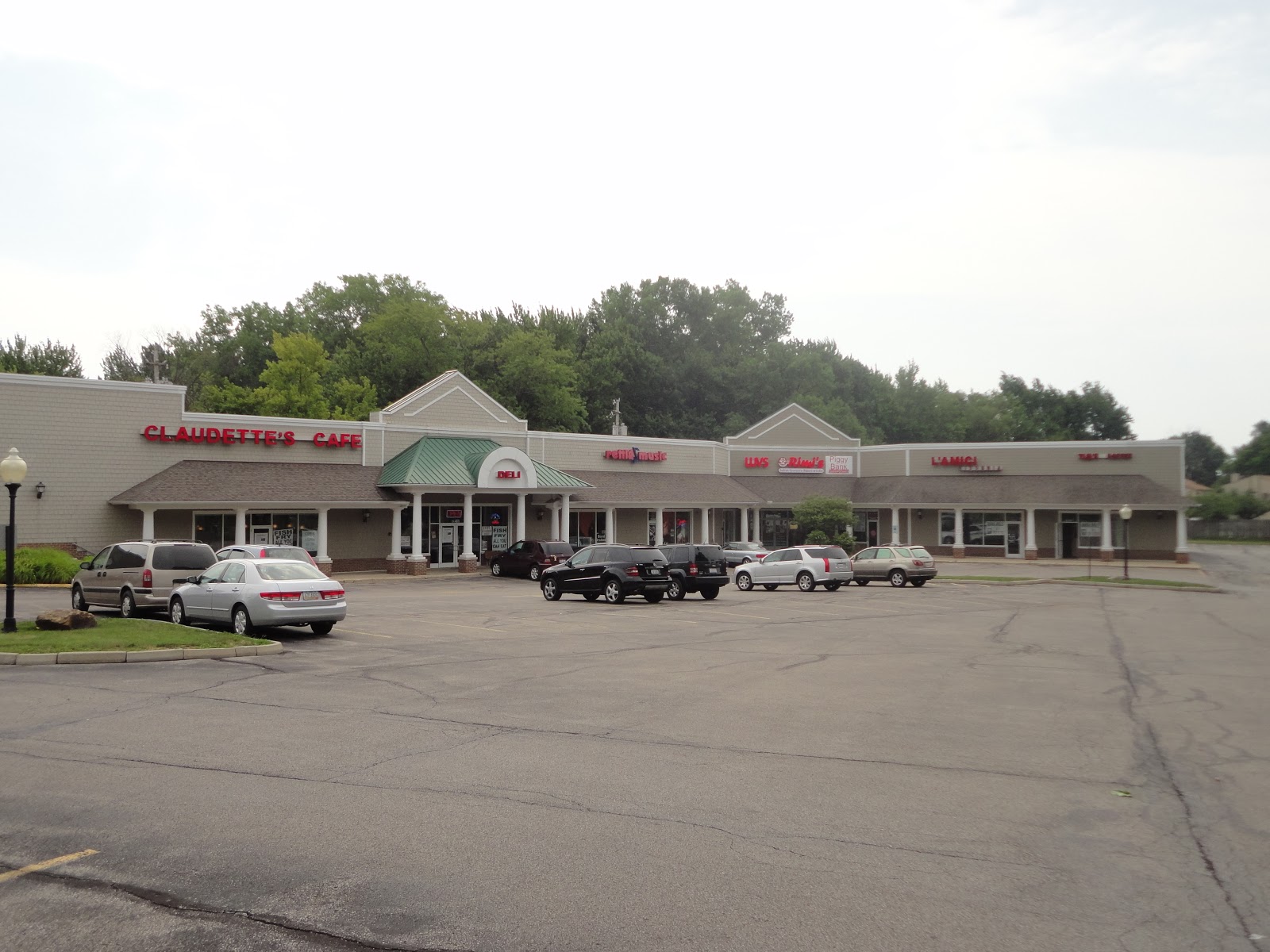 Coffee/ Ice Cream/ Sandwich Shop for Lease! Sequoia Realty Corp