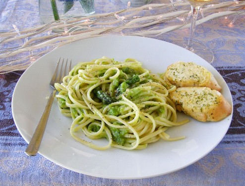 Light Lemon Pepper Asparagus Linguini