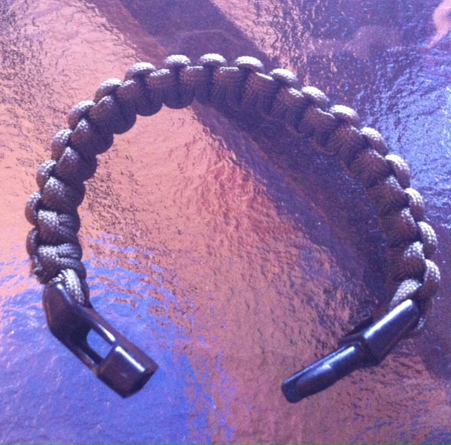 MnC Reviews Dan's Depot Paracord Bracelet Review