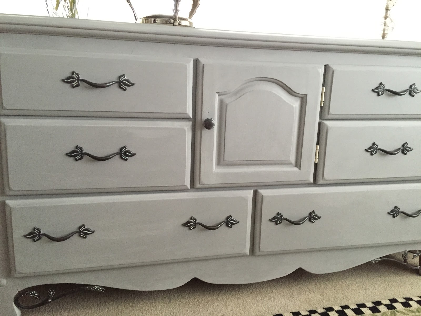 How to chalk paint a dresser with Annie Sloan Paris grey The Style