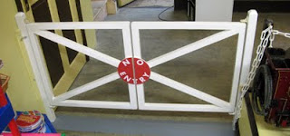 'Level crossing'-style gates, Brighton Toy and Mdoel Museum