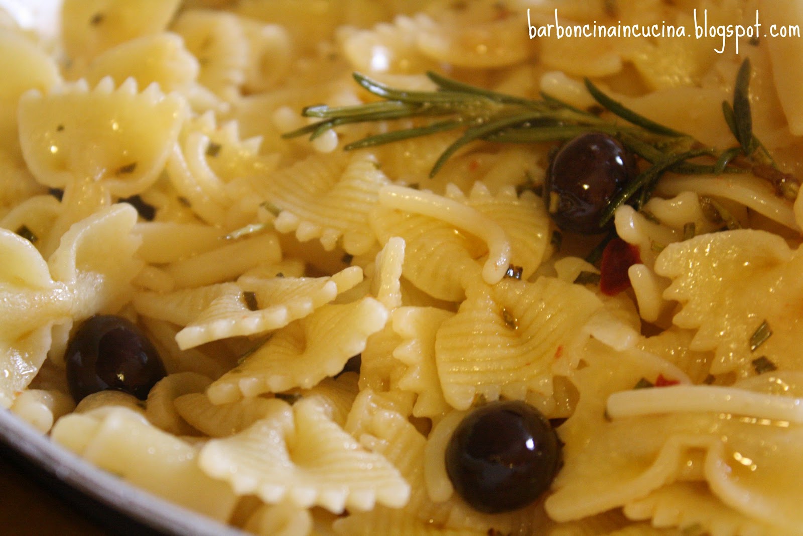 Barboncina in cucina Erbe e fiori l'escolzia + Pasta al rosmarino