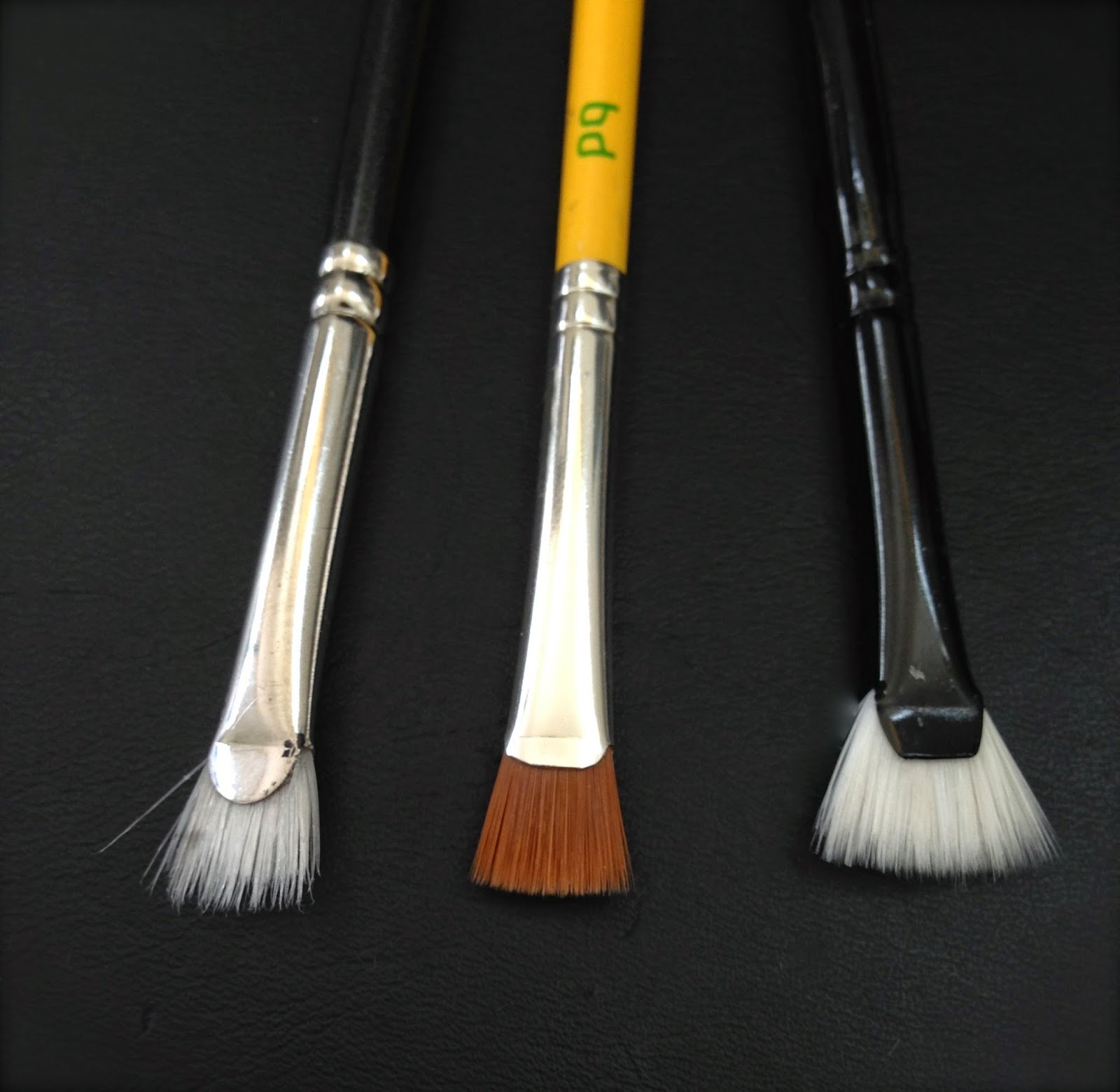 Organic Makeup Artist Mini Fan Brushes Bdellium Tools v Crown Brushes