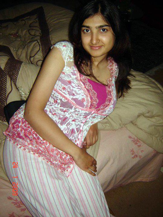 Sexy paki teen takes backshots pic