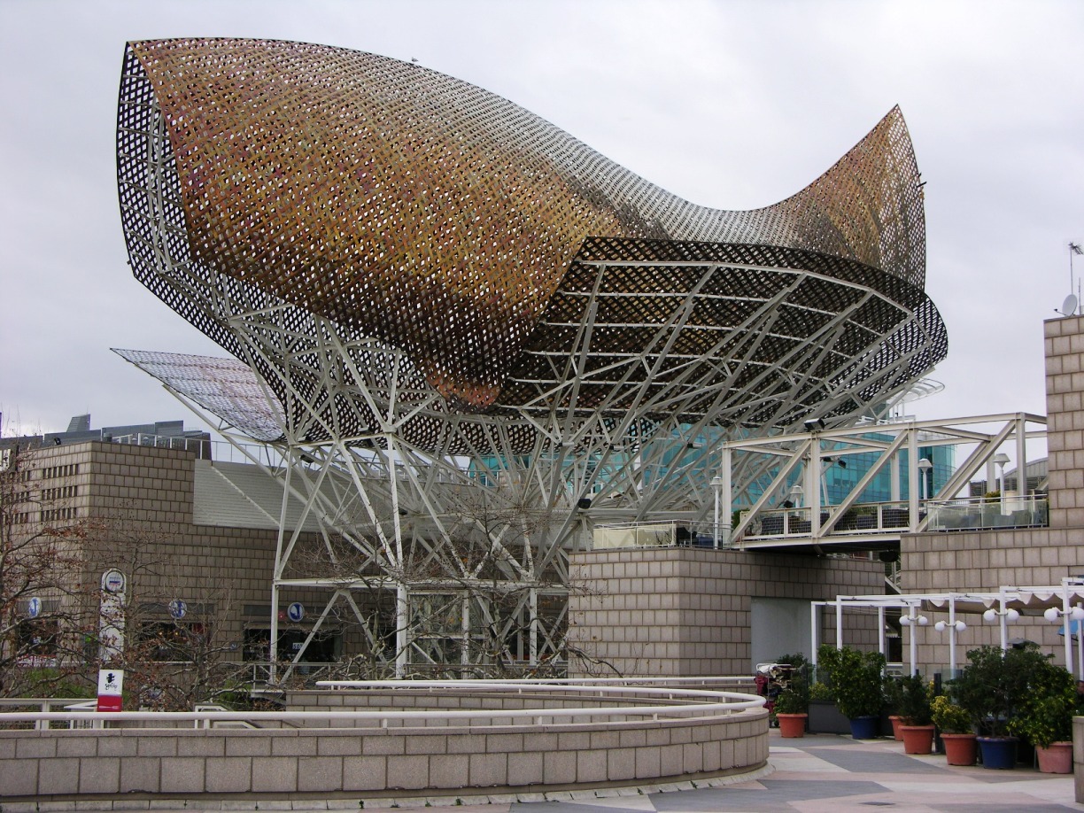 22 contemporany Barcelona stars; a new view of the city Pez de Frank Gehry