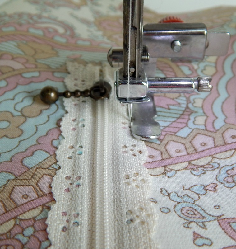 Mrs H the blog How to add a decorative exposed zipper pocket