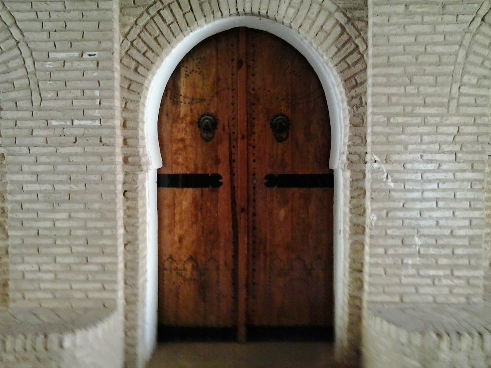 Riheb El Jarid نفطة تونس أبواب المدينة العتيقة أغلبها مصنوعة من خشب النخيل Nefta Tunisia