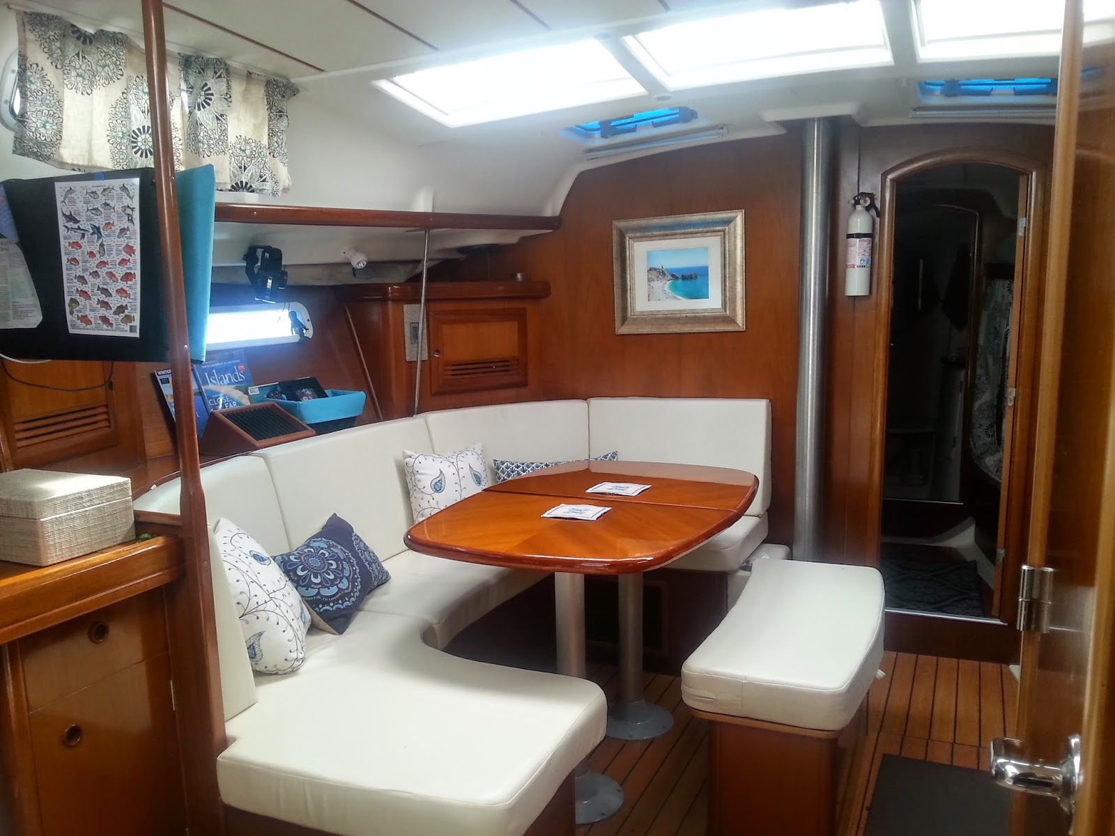 Sailing Luna Sea The Boat