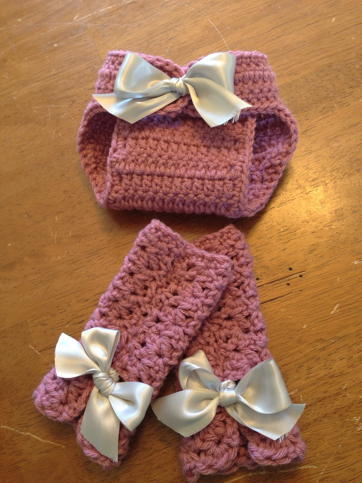 Couture Unraveled Newborn leg warmers pattern
