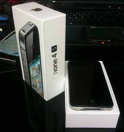 iPhone 4S Delivered to Germany [Photos]