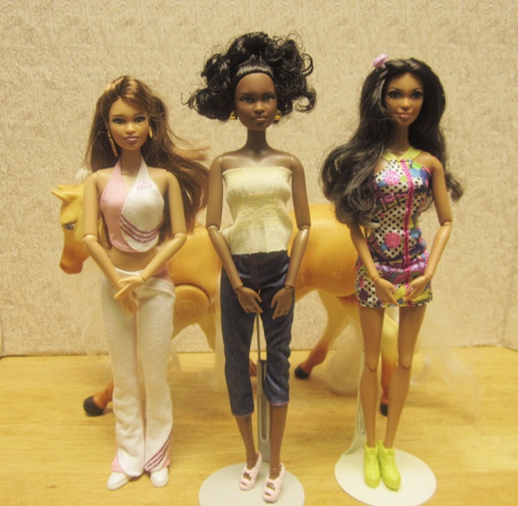 articulated fashion dolls