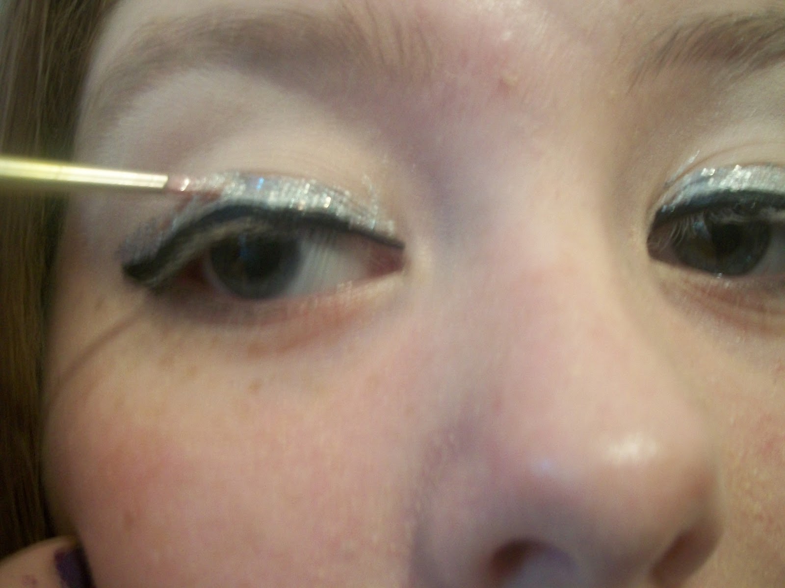Weird Girl Musings Retro Chic Glitter Cat Eye Makeup Tutorial