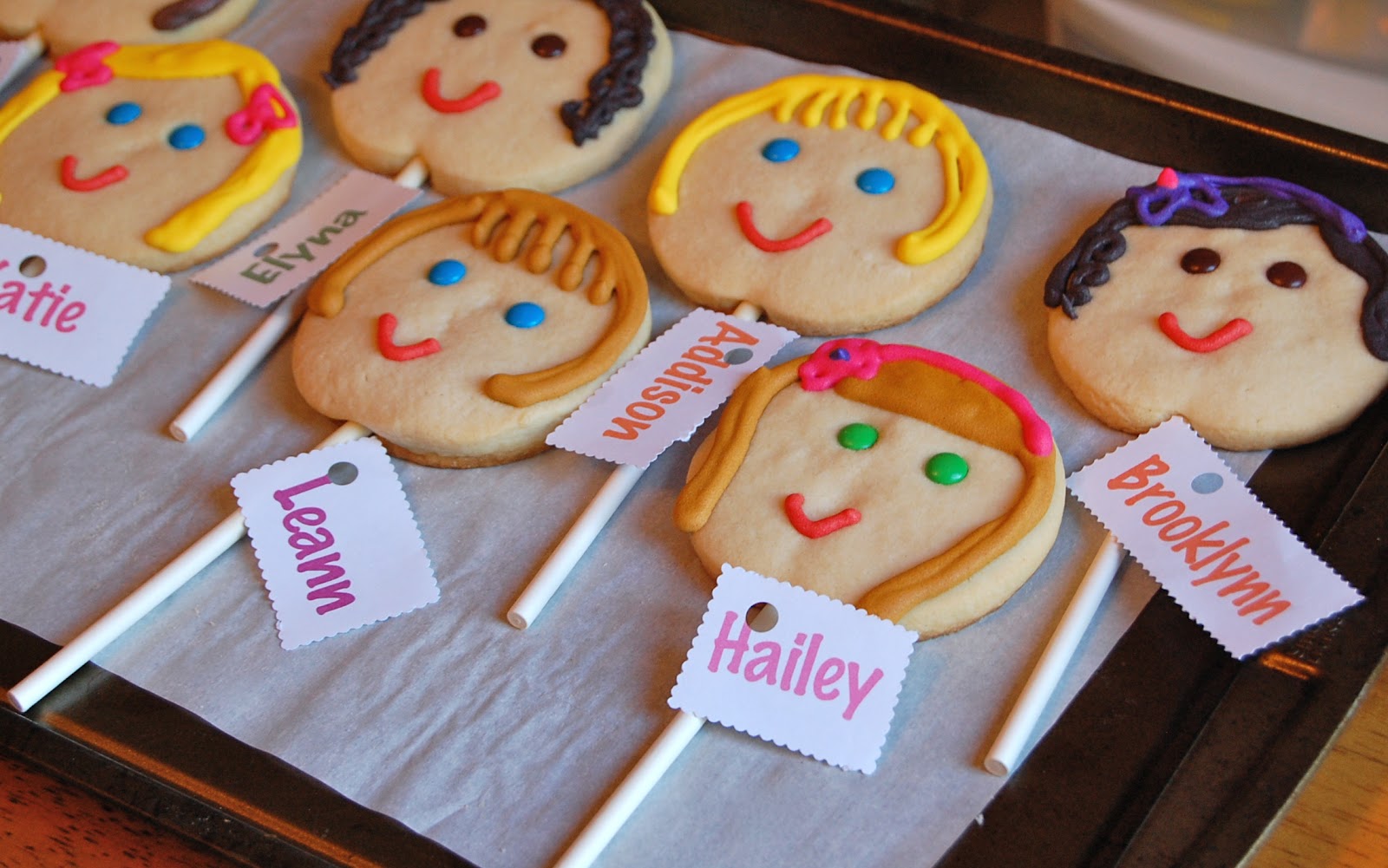 Chef Mommy Friend Face Cookie Pops