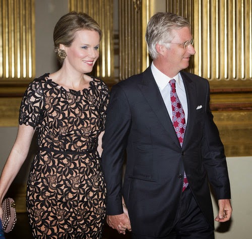 http://1.bp.blogspot.com/-ArWSyHSCgfQ/VD-TmUvQyUI/AAAAAAAAEQk/xou7Sb0ThmU/s1600/King-Philippe-and-Queen-Mathilde-2.jpg