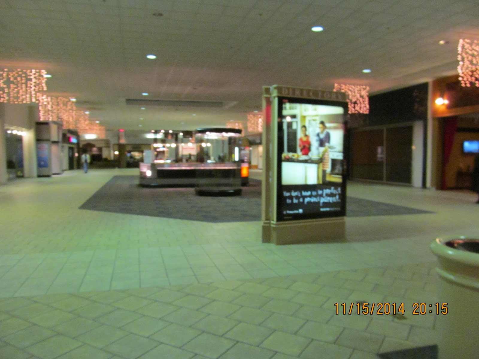 Washington Square Mall, Indianapolis, IN (41), Looking into…