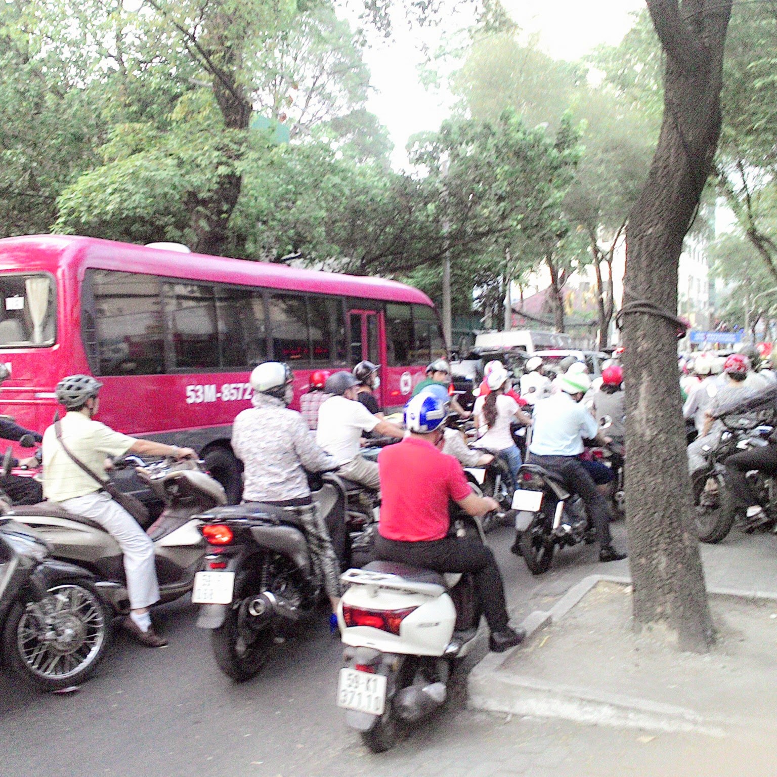 VNTB – Sài Gòn cấm đường nhưng không kẹt xe